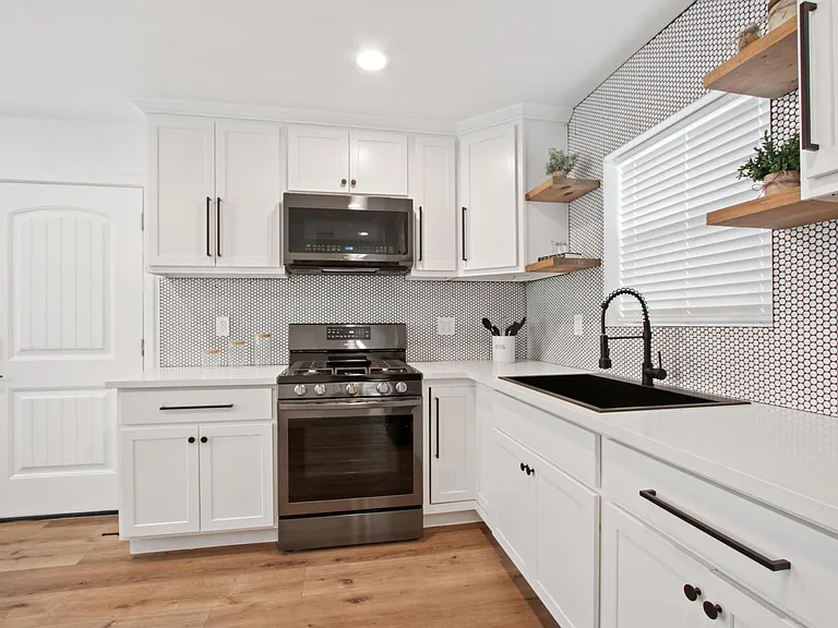 528 Sunrise St — Photo 6