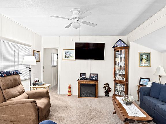 5th image of 11 Timber Ln
