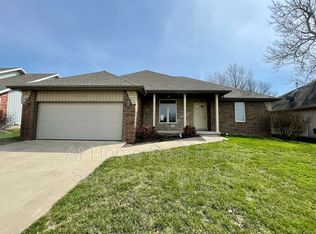 1718 N Chandler Rd, Springfield, MO 65802
