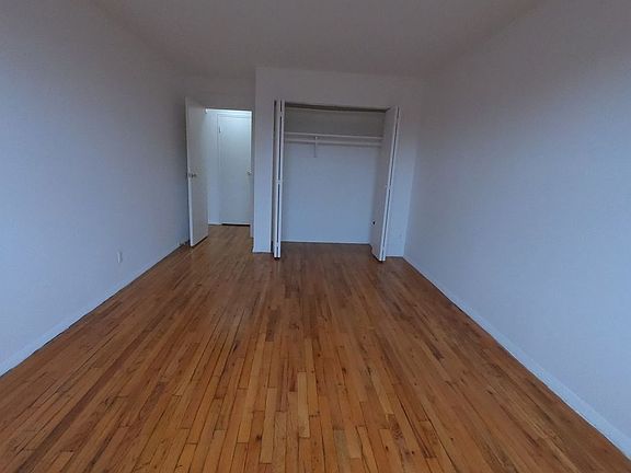 4th image of 142-09 Barclay Ave #7