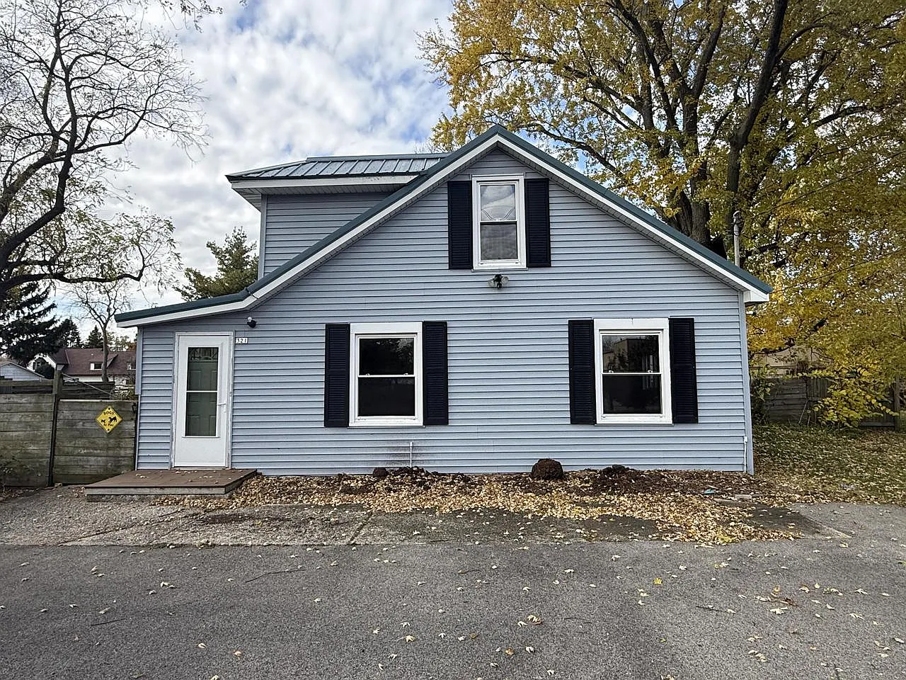 321 Park STREET photo 1
