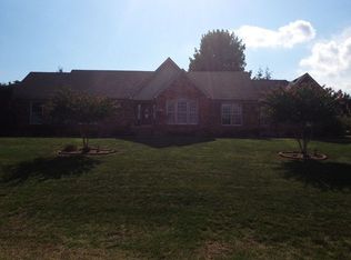 652 Cliffside Dr, Shepherdsville, KY 40165