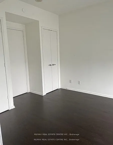 1 Bloor St E #5107 — Photo 11