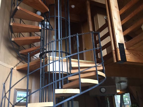 4th image of 393 Northridge Dr