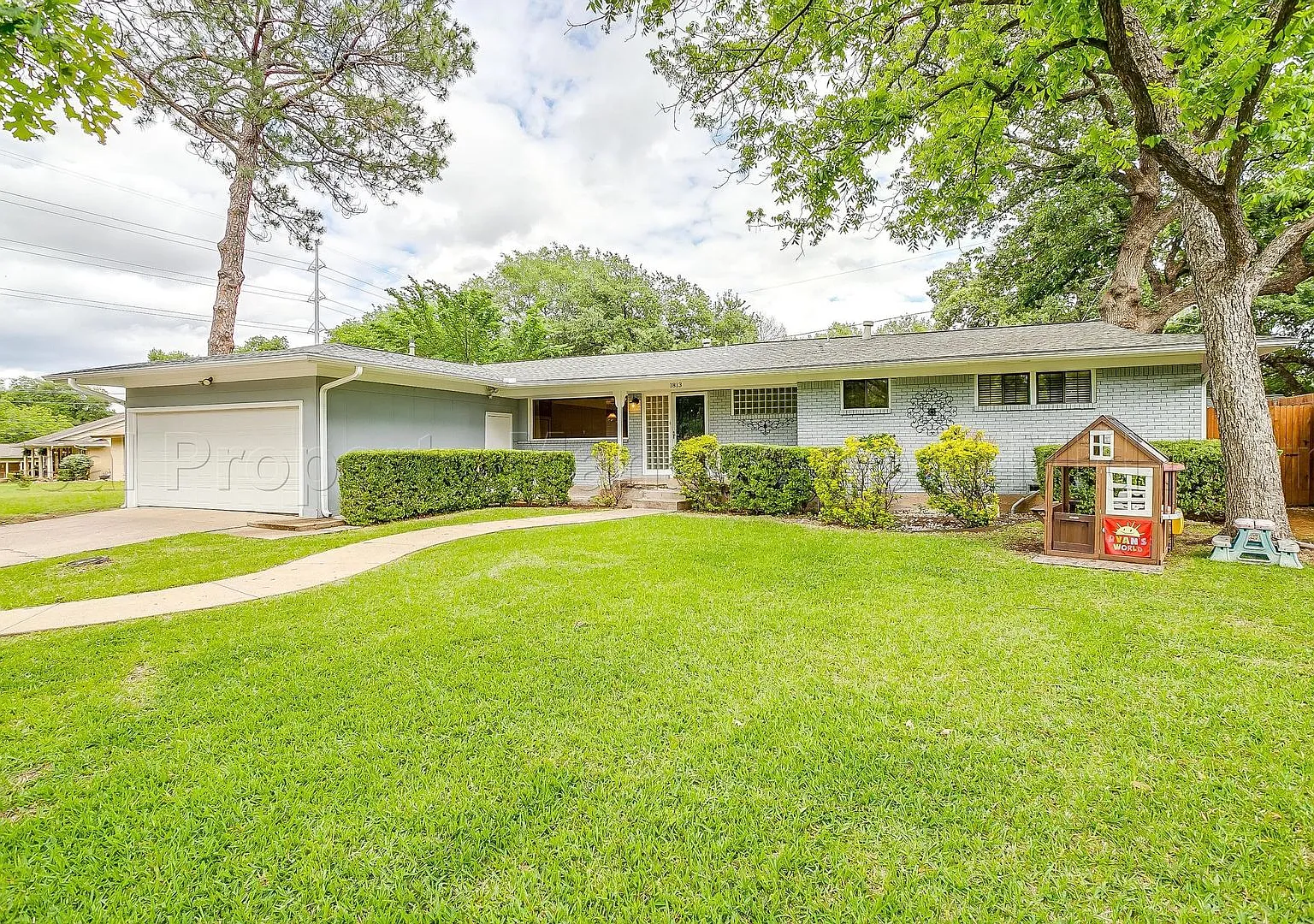 "Ultimate Backyard Oasis in a Lovely Quiet Neighborhood" — Photo 2