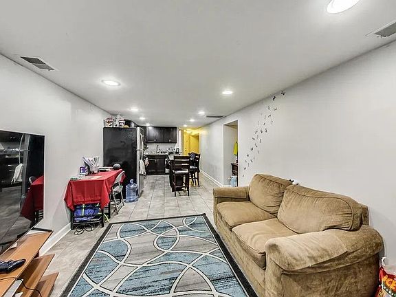 4th image of 2968 N Lawndale Ave #G
