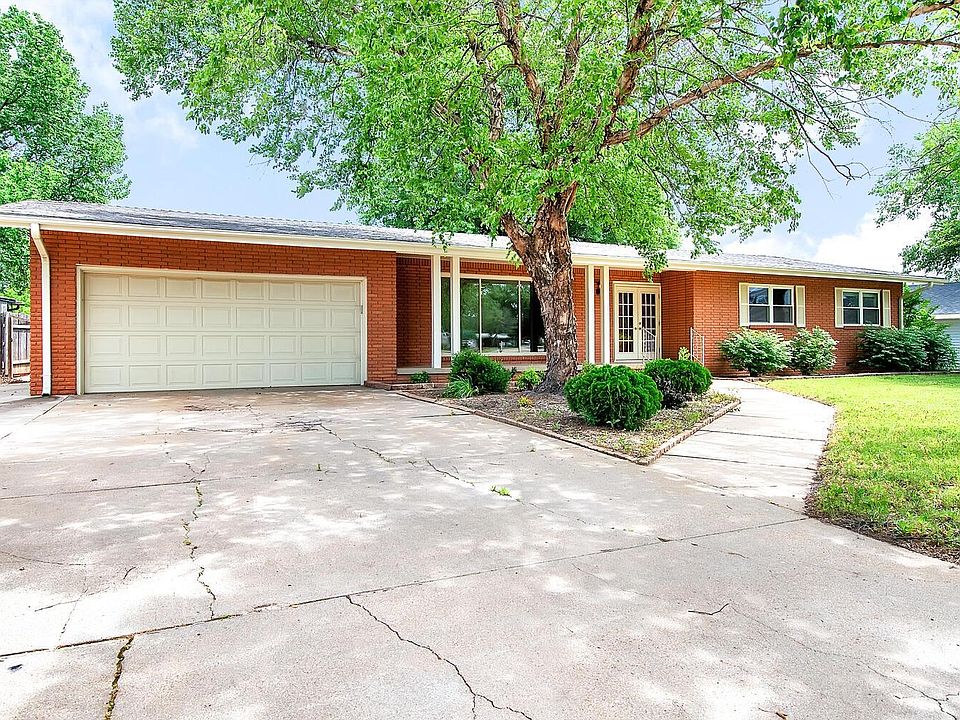 1st image of 515 Circle Dr