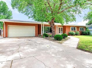 515 Circle Dr, Wellington, KS 67152