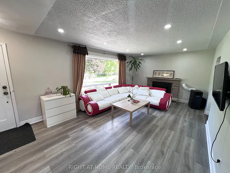 46 Radcliffe Cres — Photo 10