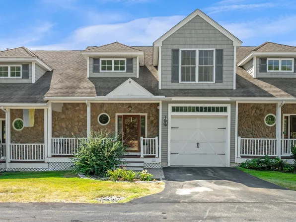 5 Pelton Way #8, Hampton Falls, NH 03844