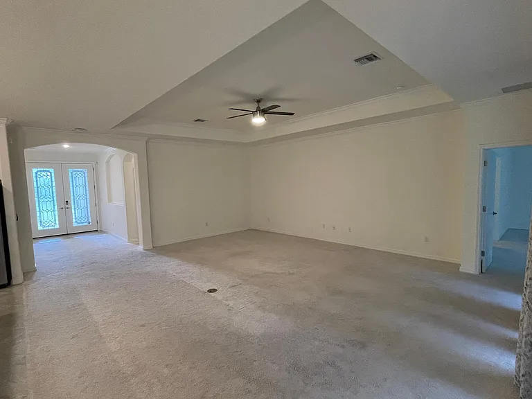 9353 Glenforest Dr — Photo 2