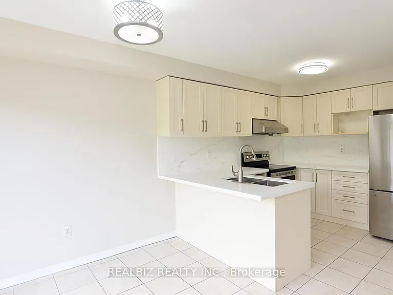 627 Caboto Trl — Photo 17