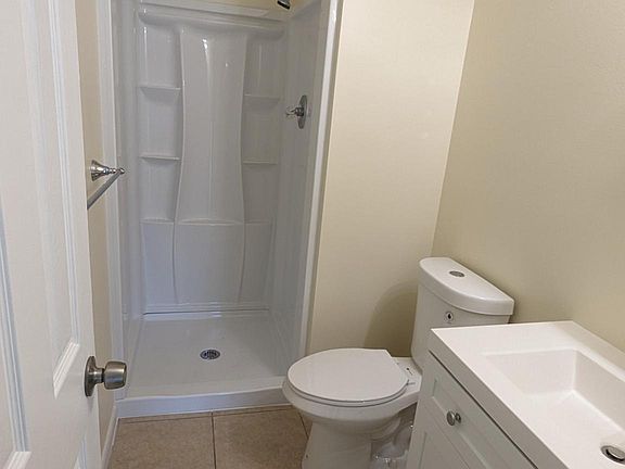 4th image of 4504 Highland Ln #4504