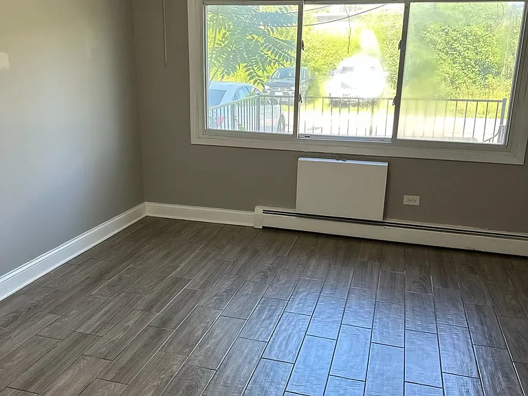 8627 S Ingleside Ave #1D — Photo 9