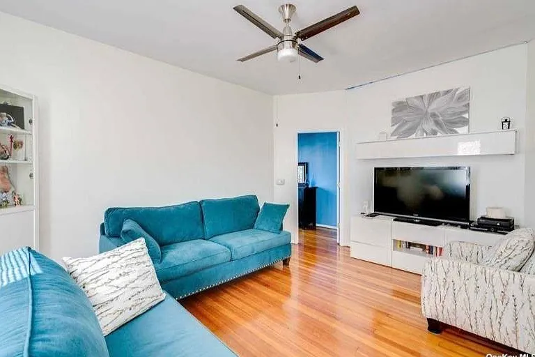 11416 14th Ave — Photo 3