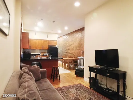 Rented by Citi Habitats | media 9