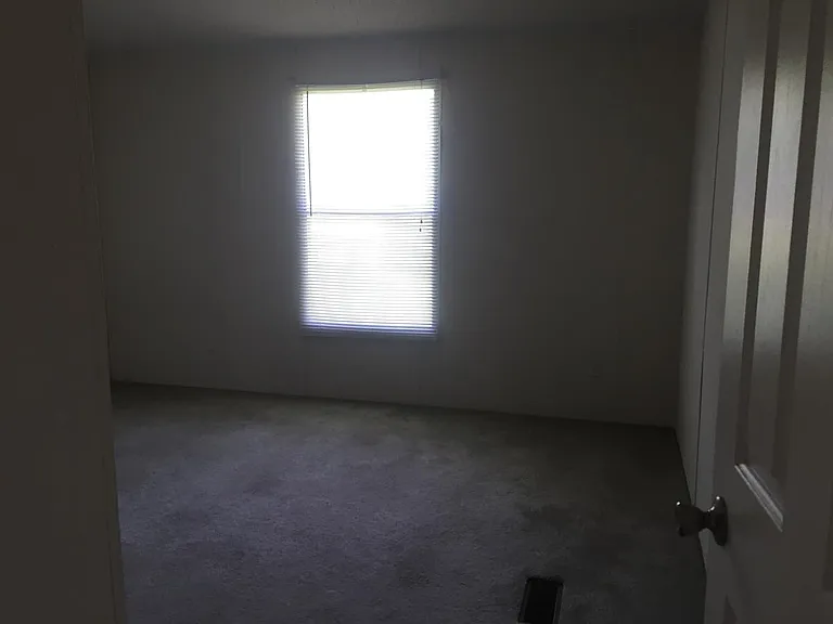 408 E Lavaca St — Photo 8