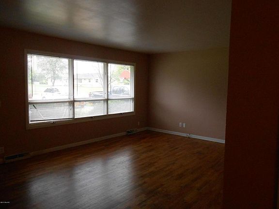 2nd image of 3266 Willo Dr