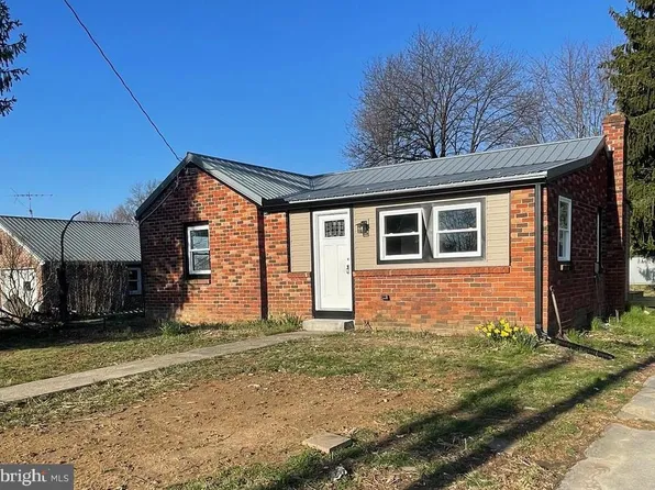 119 Dymond Ave, Fayetteville, PA 17222