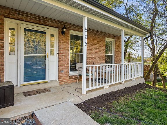 3rd image of 506 Rosier Rd