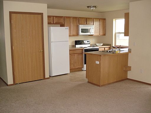 1st image of 404 W Shore Dr