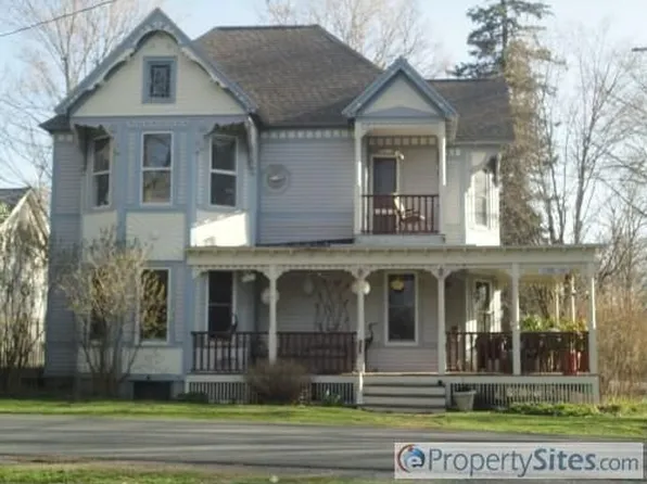 10 Janes Ave, Round Lake, NY 12151