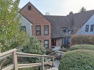 1127 Wicklow Ct, Hummelstown, PA 17036