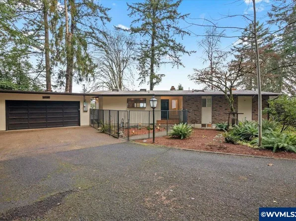 2369 Emerald Dr NW, Salem, OR 97304