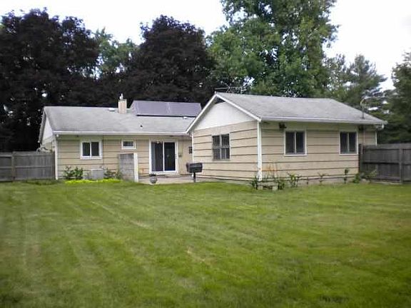 4th image of 1902 Lynwood Dr