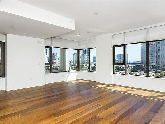 4th image of 700 W East St Unit 1006