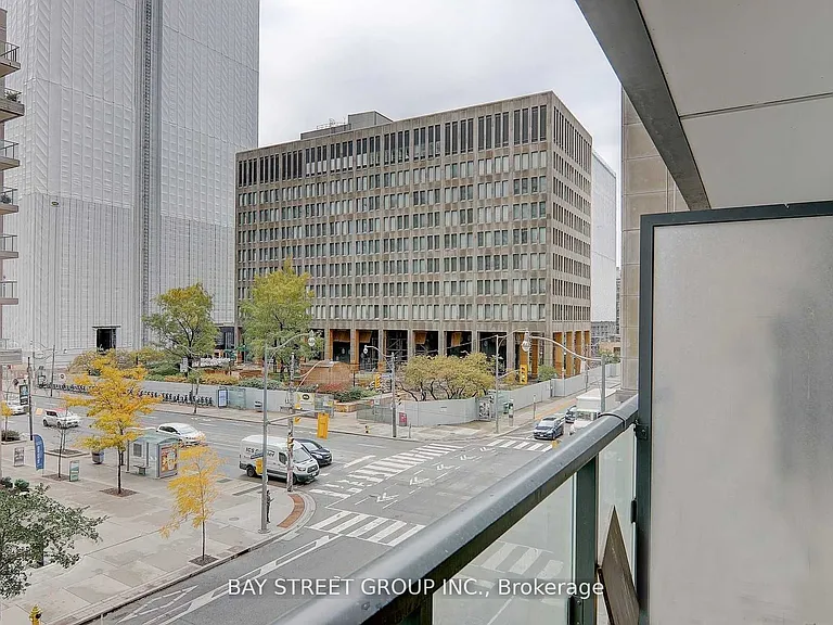 955 Bay St #314 — Photo 8