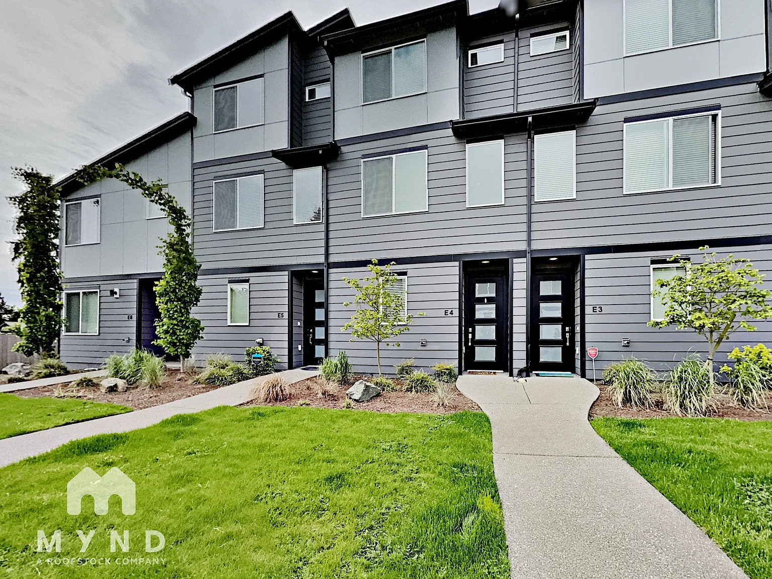 2 bed, 2.5 bath, 1394 sqft, $2,755 — Photo 1