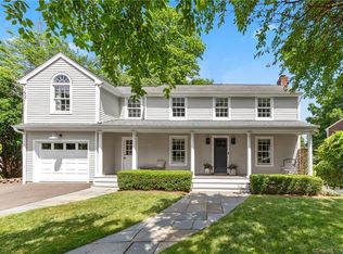 97 Lee Dr, Fairfield, CT 06824