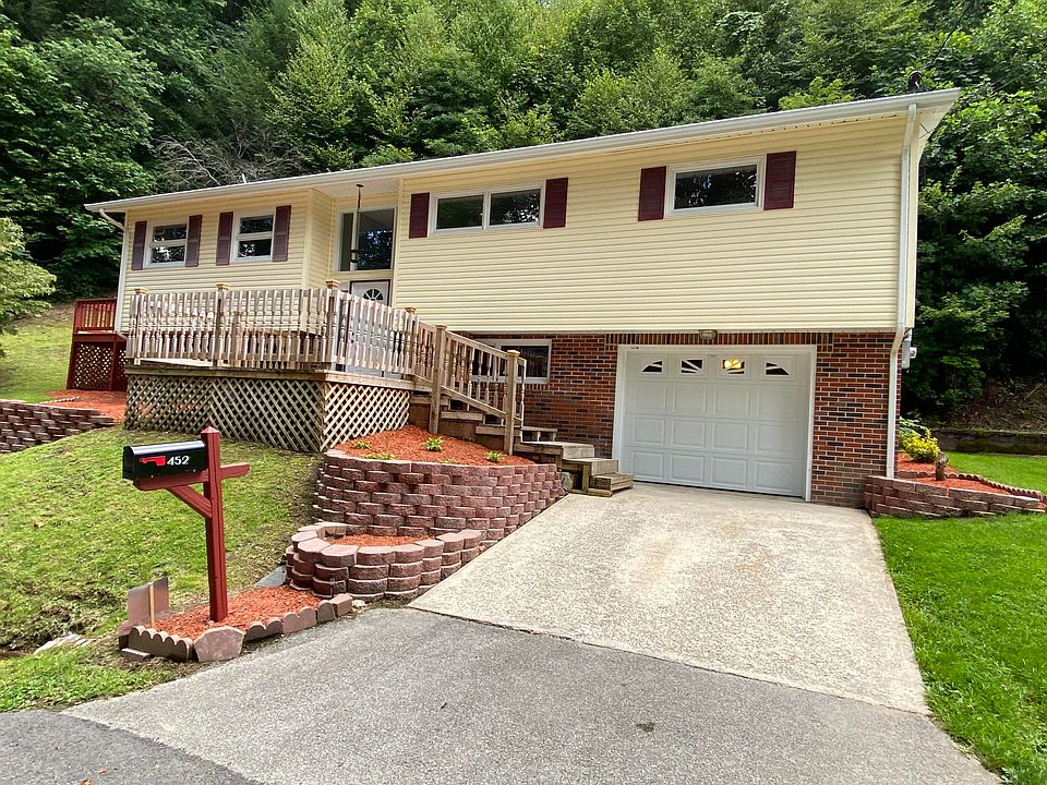 1st image of 452 Woodland Ter SE