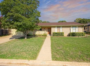 208 Erin Dr, Kerrville, TX 78028