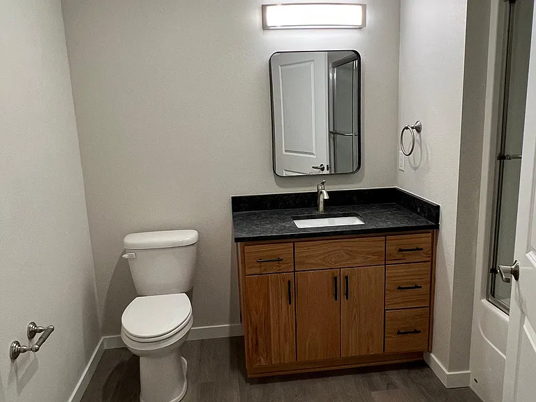 540 Gateway Blvd — Photo 5