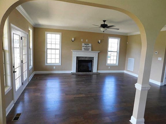 3rd image of 1032 Chagford Dr