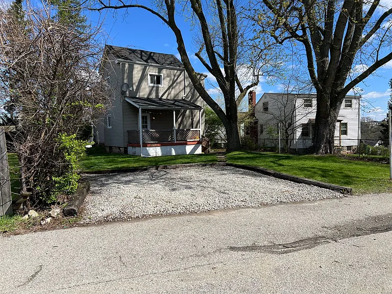 218 Mary St — Photo 20