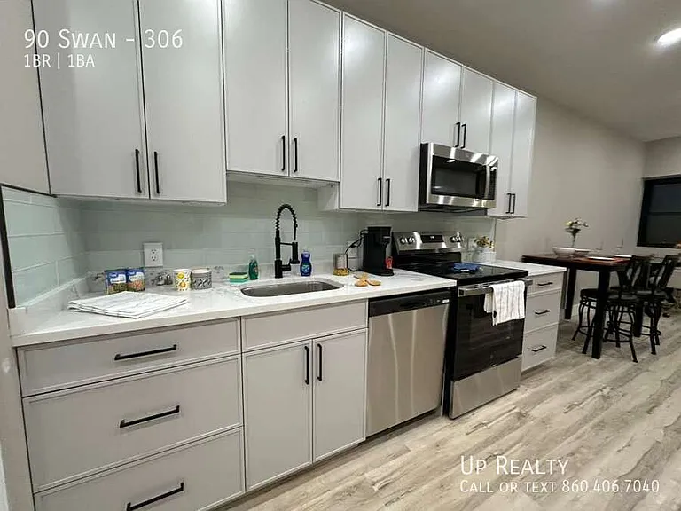 90 N Swan St #306 — Photo 41