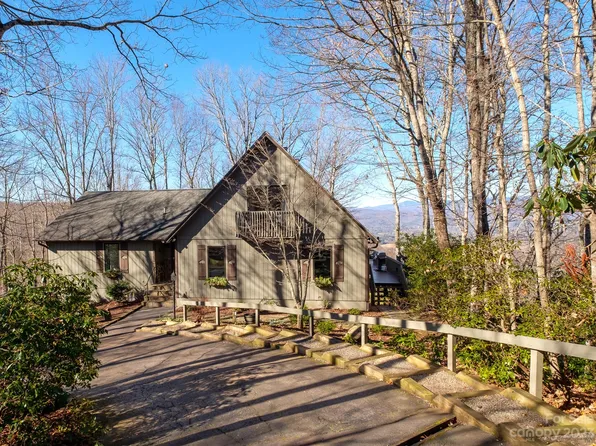 137 Wanei Ct, Brevard, NC 28712