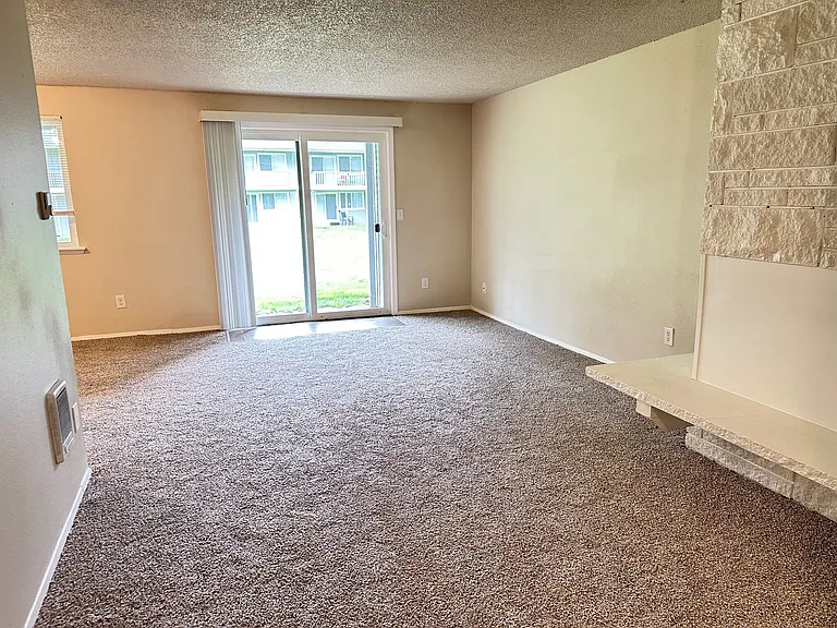 Riverside Manor — Photo 120