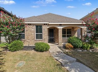 800 Whitemarsh Dr, Aubrey, TX 76227
