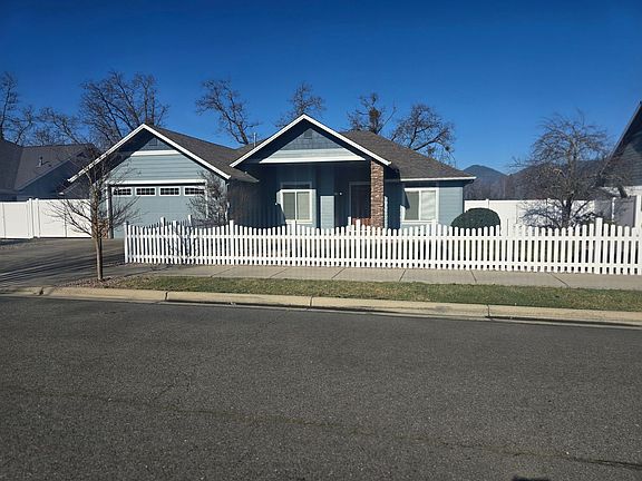 2nd image of 1034 SE Jerrine St