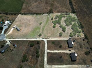 458 High Ridge Dr, Seguin, TX 78155