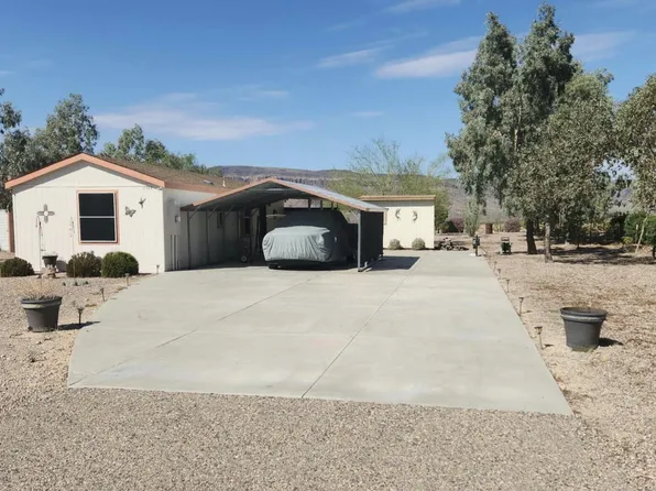 10723 S Paradise Trails Rd, Yucca, AZ 86438