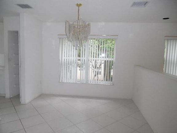 3rd image of 12458 Crystal Pt Dr Unit 202