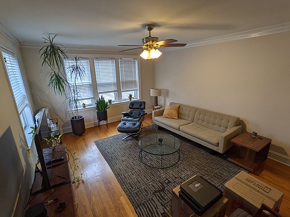 3rd image of 3508 N Paulina St #2
