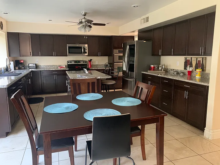 548 W Mendoza Ave — Photo 9