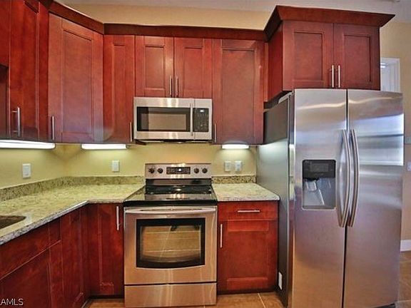 4th image of 1825 SW 26th Terrace Cpe
