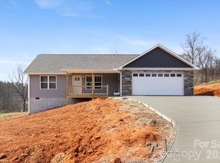 94 Baileys Cove Rd #9, Marshall, NC 28753